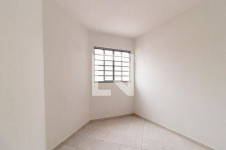 Quarto 1 de casa para alugar com 2 quartos, 43m² em Boqueirão, Curitiba