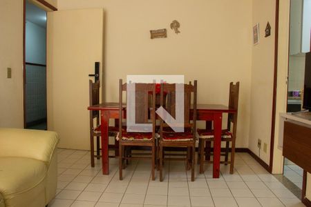 Sala de apartamento para alugar com 3 quartos, 98m² em Parque Riviera, Cabo Frio