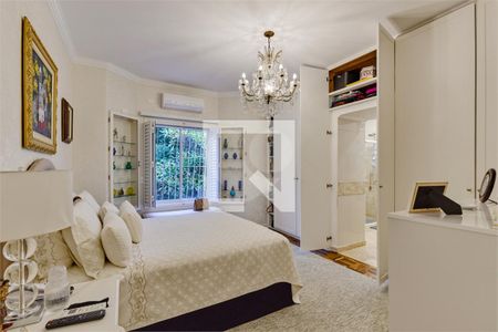 Casa à venda com 4 quartos, 600m² em Chácara Monte Alegre, São Paulo