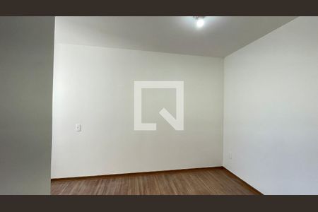 Quarto 1 de apartamento para alugar com 2 quartos, 47m² em Santo Cristo, Rio de Janeiro