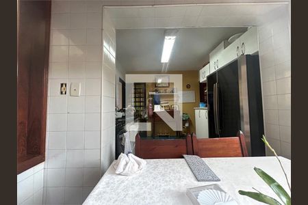 Casa de Condomínio à venda com 5 quartos, 117m² em Vila Elvira, São Paulo
