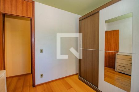 Quarto 1 de apartamento para alugar com 2 quartos, 63m² em Jardim Carvalho, Porto Alegre
