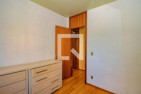 Quarto 1 de apartamento para alugar com 2 quartos, 63m² em Jardim Carvalho, Porto Alegre