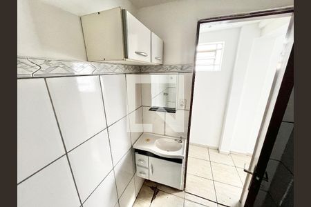 Banheiro de casa de condomínio para alugar com 1 quarto, 40m² em Vila Espanhola, São Paulo