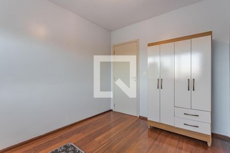 Quarto 2 de apartamento para alugar com 2 quartos, 58m² em Vila Jardim, Porto Alegre