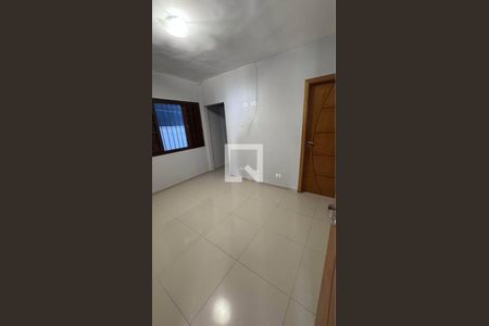 Quarto de casa para alugar com 2 quartos, 100m² em Jardim Silvia, Embu das Artes