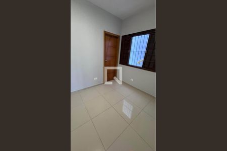 Quarto de casa para alugar com 2 quartos, 100m² em Jardim Silvia, Embu das Artes