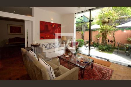 Casa à venda com 3 quartos, 200m² em Alto de Pinheiros, São Paulo
