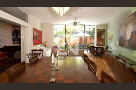 Casa à venda com 3 quartos, 200m² em Alto de Pinheiros, São Paulo