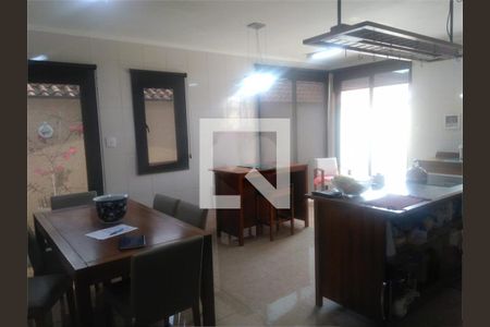 Casa à venda com 3 quartos, 258m² em Vila Pereira Barreto, São Paulo