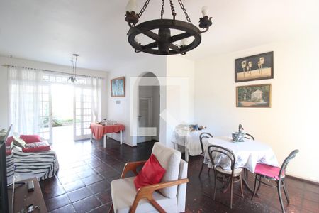 Sala de casa de condomínio à venda com 3 quartos, 360m² em Anil, Rio de Janeiro