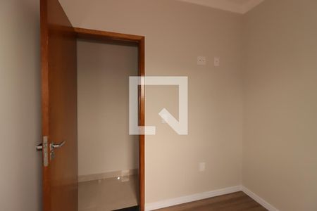 Quarto de apartamento à venda com 2 quartos, 47m² em Campestre, Santo André