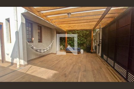 Casa à venda com 4 quartos, 270m² em Interlagos, São Paulo