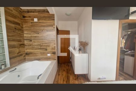 Casa à venda com 4 quartos, 270m² em Interlagos, São Paulo