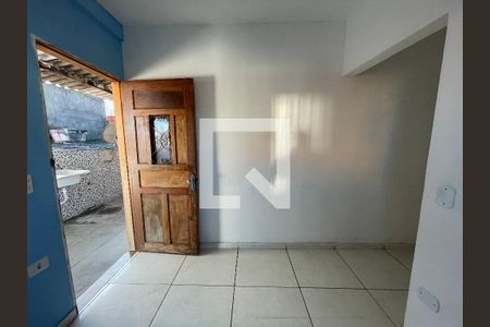 Quarto 1 de casa para alugar com 2 quartos, 60m² em Jardim Luísa, São Paulo