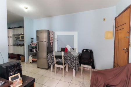 Sala de apartamento para alugar com 2 quartos, 50m² em Jardim Zelia, Itaquaquecetuba