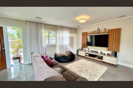 Casa à venda com 3 quartos, 240m² em Vila Moreira, Guarulhos