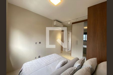 Quarto  de apartamento para alugar com 2 quartos, 73m² em Pinheiros, São Paulo