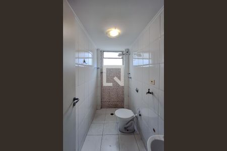 Banheiro de kitnet/studio para alugar com 1 quarto, 38m² em Liberdade, São Paulo