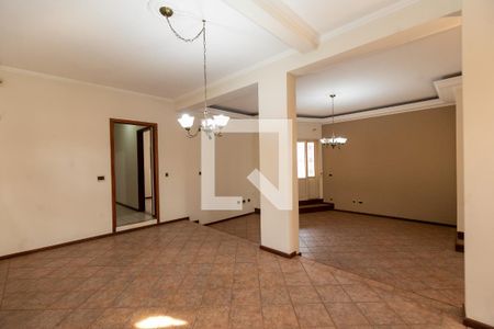 Casa à venda com 4 quartos, 270m² em Parque das Universidades, Campinas