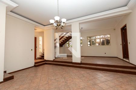 Casa à venda com 4 quartos, 270m² em Parque das Universidades, Campinas