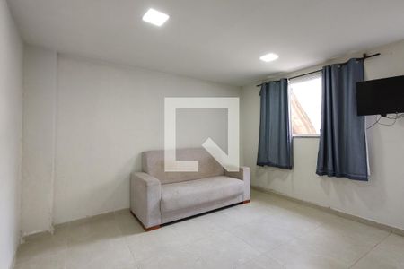 Sala/Quarto de kitnet/studio para alugar com 1 quarto, 30m² em Jacarepaguá, Rio de Janeiro