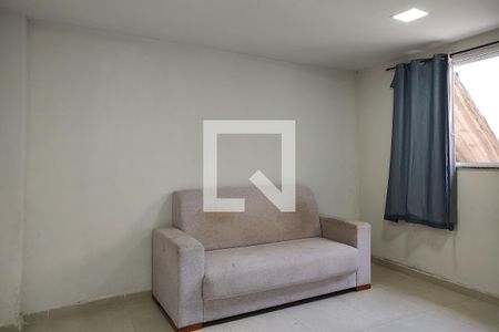 Sala/Quarto de kitnet/studio para alugar com 1 quarto, 30m² em Jacarepaguá, Rio de Janeiro