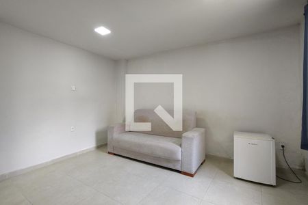 Sala/Quarto de kitnet/studio para alugar com 1 quarto, 30m² em Jacarepaguá, Rio de Janeiro