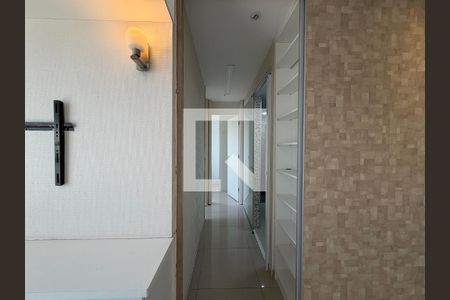 Sala - Corredor  de apartamento para alugar com 2 quartos, 52m² em Recreio dos Bandeirantes, Rio de Janeiro