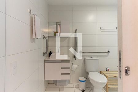 Banheiro de kitnet/studio para alugar com 1 quarto, 26m² em Vila Buarque, São Paulo