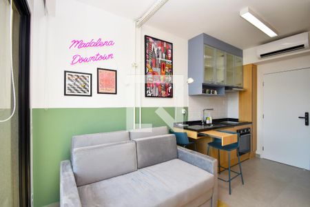 Sala de estar de kitnet/studio para alugar com 1 quarto, 27m² em Vila Madalena, São Paulo