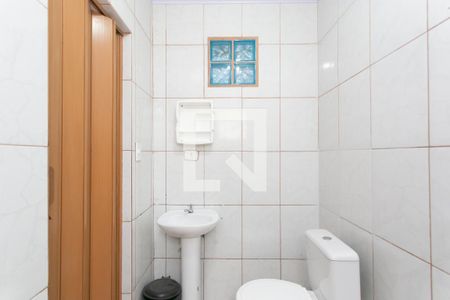 Banheiro  de casa para alugar com 1 quarto, 32m² em Conjunto Habitacional A. E. Carvalho, São Paulo