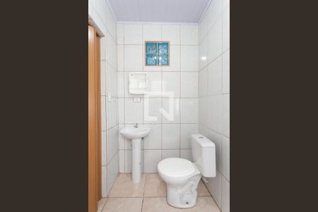 Banheiro  de casa para alugar com 1 quarto, 32m² em Conjunto Habitacional A. E. Carvalho, São Paulo