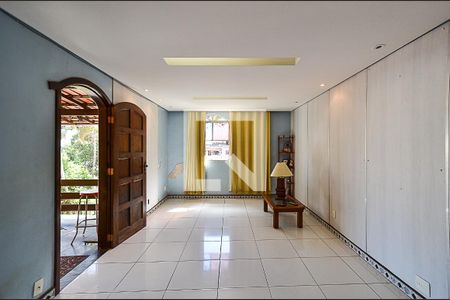 Casa à venda com 4 quartos, 210m² em Alvorada, Belo Horizonte