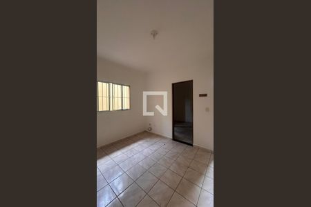 Quarto de casa para alugar com 2 quartos, 60m² em Vila Ramos, São Paulo