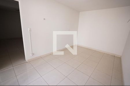 Casa para alugar com 3 quartos, 200m² em Santa Genoveva, Goiânia