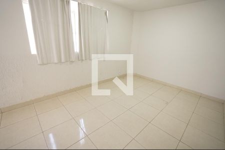 Sala de casa para alugar com 3 quartos, 200m² em Santa Genoveva, Goiânia