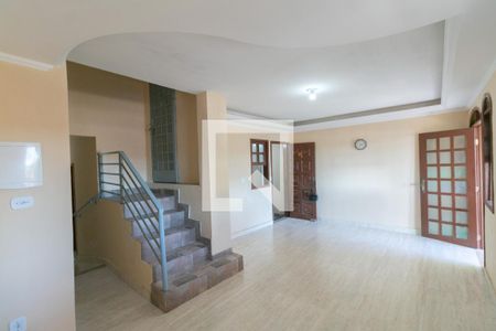 Casa para alugar com 3 quartos, 200m² em Etelvina Carneiro, Belo Horizonte