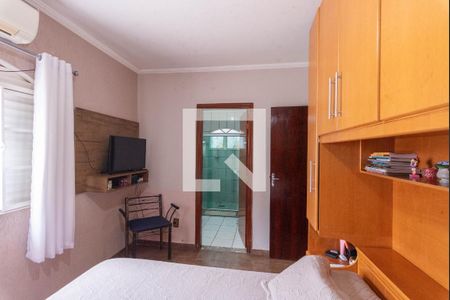 Suíte de casa à venda com 3 quartos, 170m² em Vila Aeroporto, Campinas