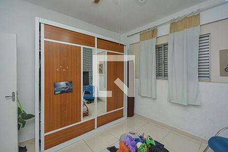 Quarto 2 de casa à venda com 4 quartos, 300m² em Cidade Dutra, São Paulo