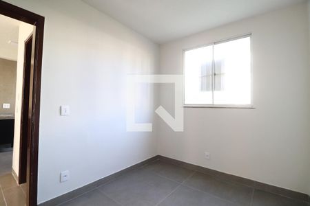 Quarto 2 de apartamento para alugar com 2 quartos, 44m² em Mansour, Uberlândia