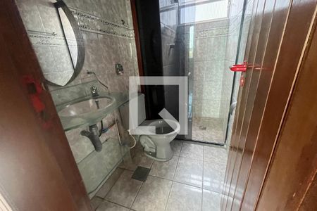 Banheiro de apartamento para alugar com 1 quarto, 40m² em Vila Leopoldina, Duque de Caxias