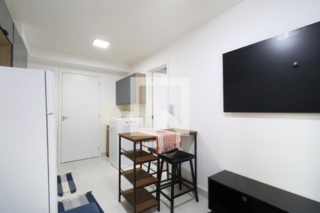 Sala/Cozinha/Área de serviço  de apartamento para alugar com 1 quarto, 27m² em Várzea da Barra Funda, São Paulo