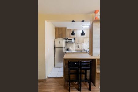Sala/Cozinha/Área de Serviço  de apartamento à venda com 2 quartos, 47m² em Vila Raquel, São Paulo