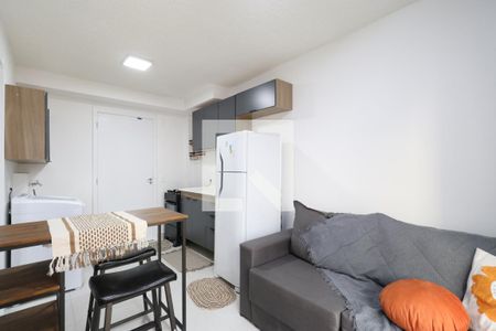 Sala/Cozinha/Área de serviço  de apartamento para alugar com 1 quarto, 27m² em Várzea da Barra Funda, São Paulo
