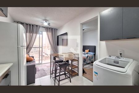 Sala/Cozinha/Área de serviço  de apartamento para alugar com 1 quarto, 27m² em Várzea da Barra Funda, São Paulo