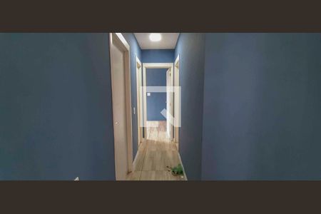 Corredor de apartamento para alugar com 3 quartos, 50m² em Metalúrgicos, Osasco
