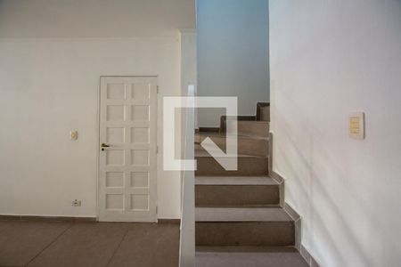 SALA de casa para alugar com 1 quarto, 180m² em Jardim Rizzo, São Paulo