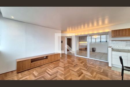 Sala  de apartamento para alugar com 2 quartos, 130m² em Vila Ipojuca, São Paulo