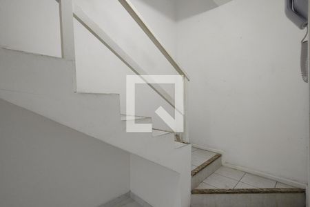 Escada  de casa de condomínio para alugar com 3 quartos, 107m² em Freguesia (jacarepaguá), Rio de Janeiro